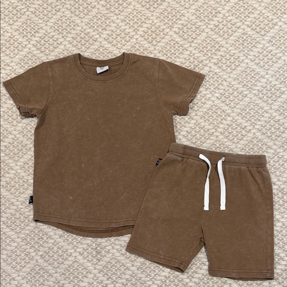 Olive + Scout - Boys Brown Matching T-Shirt & Shorts Set - Size: 4T